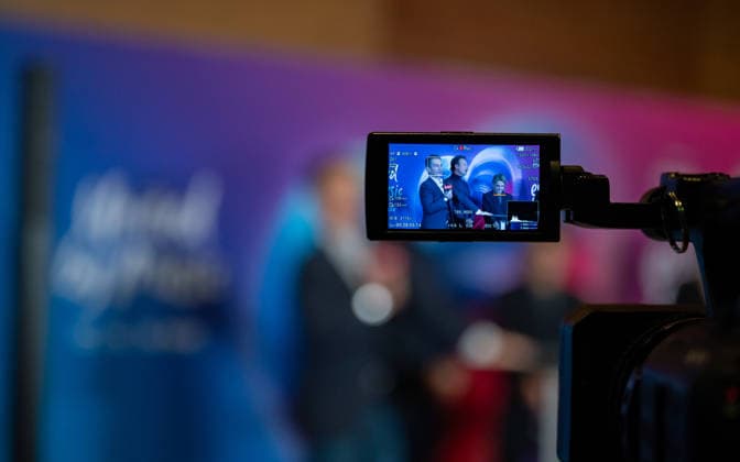 20251216 Eurovision Song Contest 2026 - ORF-Medienupdate WIEN, OESTERREICH - 16. DEZEMBER: Sujet - Symbolbild - Mediengespraech anlaesslich eines ORF Updates zum 70. ESC - Eurovision Song Contest vom 12. bis zum 16. Mai 2026 in Wien im Foyer der Halle F der Wiener Stadthalle am 16. Dezember 2025 in Wien, Oesterreich. 251216_SEPA_17_037 Copyright: xIsabellexOuvrardx SEPAxMedia