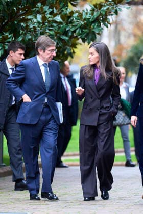 Queen Letizia attends a Meeting of the Board of Trustees of the Fad Youth Foundation Queen Letizia of Spain attends a Meeting of the Board of Trustees of the Fad Youth Foundation at Meta Headquarters on December 16, 2025 in Madrid, Spain Photo by IMAGO MPG Madrid Meta Headquarters Madrid Spain  Copyright: xMPGx