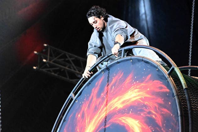 Rene CASSELLI, artist, rehearsing on the wheel of death, rehearsals for the X MAS show of Circus Flic Flac in Duisburg, Circus Flic Flac at the old freight station in Duisburg, 16 12 2025,