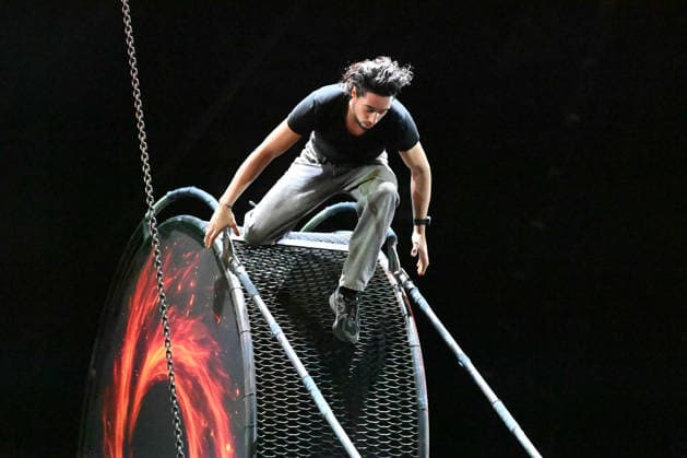 Rene CASSELLI, artist, rehearsing on the wheel of death, rehearsals for the X MAS show of Circus Flic Flac in Duisburg, Circus Flic Flac at the old freight station in Duisburg, 16 12 2025,