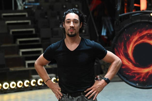 Rene CASSELLI, artist, rehearsing on the wheel of death, rehearsals for the X MAS show of Circus Flic Flac in Duisburg, Circus Flic Flac at the old freight station in Duisburg, 16 12 2025,
