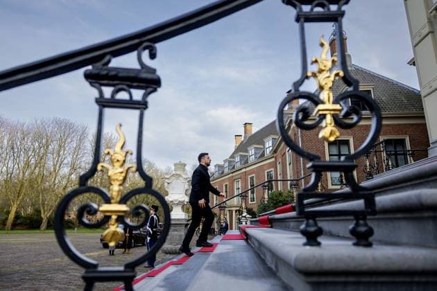 Den Haag, The Netherlands, 2025-12-16 15:03:29 THE HAGUE, December 16, 2025, Huis ten Bosch Palace. King Willem-Alexander receives President Zelensky of Ukraine. The meeting will include discussions about the peace talks and our continued support for Ukraine. PHOTO: NLBeeld POOL Robin van Lonkhuijsen Credit: NL Beeld Patrick van Emst  Copyright: xx x