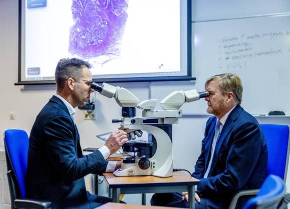 Leiden, The Netherlands, 2025-12-16 12:35:19 LEIDEN, 16-12-2025, LUMC. King Willem-Alexander, accompanied by the Minister of Health, Welfare and Sport, Jan Anthonie Bruijn, is paying a working visit to Leiden University Medical Center (LUMC) in Leiden. The visit is part of the discussion on future-proof healthcare and the impact of an aging population and staff shortages. PHOTO: NLBeeld Patrick van Emst Credit: NL Beeld Patrick van Emst  Copyright: xx x