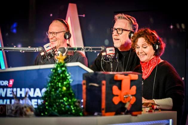 Weihnachtswunder1612: Das Weihnachtswunder am Tag 4 auf dem Burgplatz. Die vier Moderatoren Sabine Heinrich, Steffi Neu, Jan Malte Andresen und Thomas Bug moderieren das Weihnachtswunder für den WDR. Immer steht mindestens einer von ihnen am Mikrofon und nimmt Musikwünsche gegen eine Spende entgegen. Das Weihnachtswunder wird vom Burgplatz in der Essener Innenstadt übertragen. ** NUR FÜR REDAKTIONELLE ZWECKE ** EDITORIAL USE ONLY **<p>Auftritt Stefanie Heinzmann am Dienstag, dem 16. Dezember 2025. Das Weihnachtswunder am Dienstagauf dem Burgplatz am Tag 3. Die vier Moderatoren Sabine Heinrich, Steffi Neu, Jan Malte Andresen und Thomas Bug moderieren das Weihnachtswunder für den WDR. Immer steht mindestens einer von ihnen am Mikrofon Copyright: KerstinxKokoska doc83py5wlig9t1a22kktsw ,EDITORIAL USE ONLY
