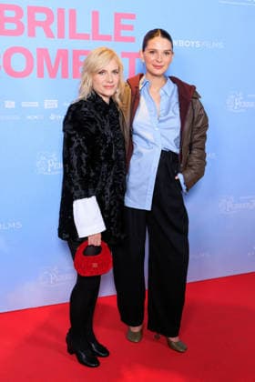 Qui Brille Au Combat - Paris Mélanie Laurent and Pregnant Josephine Japy attend the photocall for the premiere of Qui Brille Au Combat at the Pathe Wepler cinema in Paris, France, on December 16, 2025. Photo by David Boyer ABACAPRESS.COM Paris France  Copyright: xBoyerxDavid ABACAx