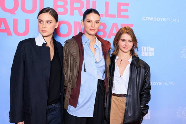 Qui Brille Au Combat - Paris Angelina Woreth, Pregnant Josephine Japy and Sarah Pachoud attend the photocall for the premiere of Qui Brille Au Combat at the Pathe Wepler cinema in Paris, France, on December 16, 2025. Photo by David Boyer ABACAPRESS.COM Paris France  Copyright: xBoyerxDavid ABACAx