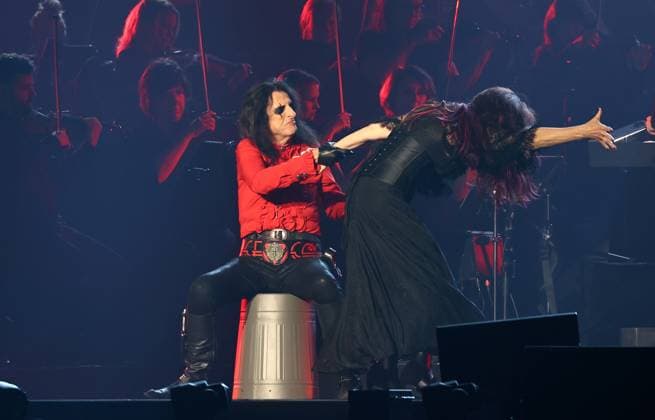 Night of the Proms Erfurt 16 12 2025, Erfurt, Messehalle, Night of the Proms Classical meets pop with musical accompaniment by the Antwerp Philharmonic Orchestra under the direction of conductor Alexandra Arrieche, great artists perform and inspire the audience in the picture Alice Cooper