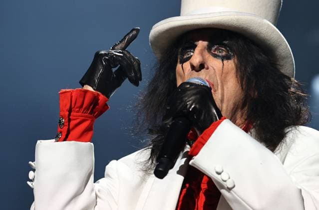 Night of the Proms Erfurt 16 12 2025, Erfurt, Messehalle, Night of the Proms Classical meets pop with musical accompaniment by the Antwerp Philharmonic Orchestra under the direction of conductor Alexandra Arrieche, great artists perform and inspire the audience in the picture Alice Cooper