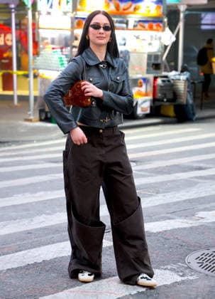 Lola Tung out in New York Actress Lola Tung is doing a photo op front of the Foot Locker store in Times Square, New York on December 16, 2025. Photo by Dylan Travis ABACAPRESSCOM New York NY  Copyright: xDylanxTravis ABACAx