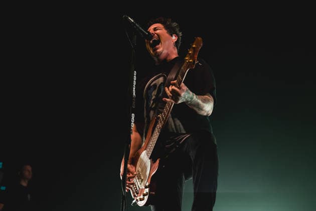 SaO PAULO, SP - 16.12.2025: SHOW PIERCE THE VEIL EM SaO PAULO - The American band Pierce The Veil, formed by guitarist and vocalist Vic Fuentes, bassist Jaime Preciado and guitarist Tony Peres, performs in Sao Paulo at Espaco Unimed on Tuesday night (16). The performance is part of the & 39;I Can& 39;t Hear You World Tour 2025& 39;. x2859751x  YurixMurakami
