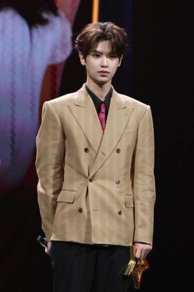 LANGFANG, CHINA - DECEMBER 16: Actor singer Justin Huang Minghao arrives at the red carpet of the Domestic TV Series Ceremony (China TV Drama Awards) on December 16, 2025 in Langfang, Hebei Province of China.  Copyright: xVCGx 111610223262
