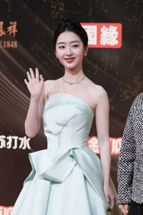 LANGFANG, CHINA - DECEMBER 16: Actress Deng Enxi arrives at the red carpet of the Domestic TV Series Ceremony (China TV Drama Awards) on December 16, 2025 in Langfang, Hebei Province of China.  Copyright: xVCGx 111610176882