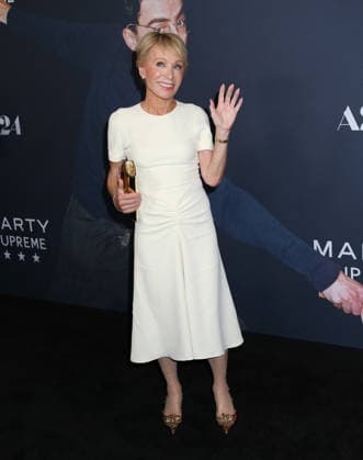 Marty Supreme New York Premiere Barbara Corcoran attending the Marty Supreme New York Premiere held at the Regal Times Square on December 16, 2025 in New York City, NY New York City Regal Times Square NY USA Copyright: xStevenxBergman AFF-USA.COMx