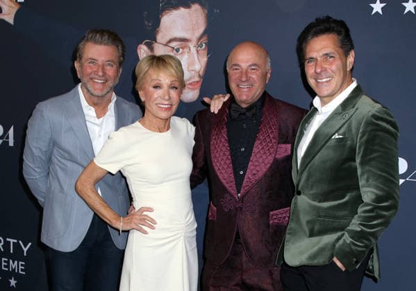 Marty Supreme New York Premiere Robert Herjavec, Barbara Corcoran, Kevin O Leary and Daniel Lubetzky attending the Marty Supreme New York Premiere held at the Regal Times Square on December 16, 2025 in New York City, NY New York City Regal Times Square NY USA Copyright: xStevenxBergman AFF-USA.COMx