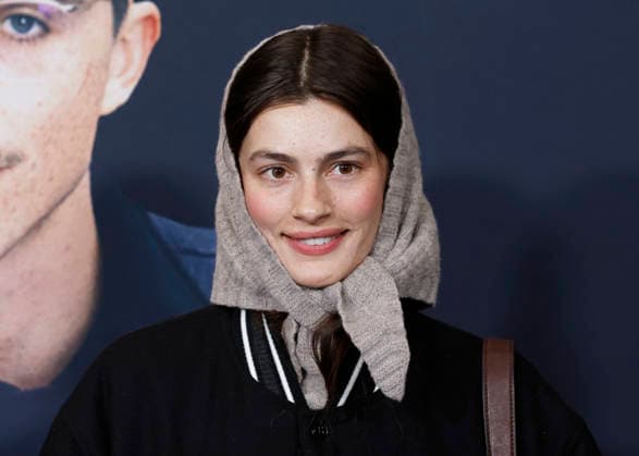 Diana Silvers arrives on the red carpet for A24 s Marty Supreme New York Premiere on Tuesday, December 16, 2025 in New York City.  NYP20251216149 JohnxAngelillo