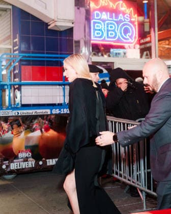 Gwyneth Paltrow arrives at Marty Supremes New York Premiere on December 16, 2025 UrbanxDivinity Bestimage Actress Gwyneth Paltrow arrives at A24s Marty Supreme New York Premiere with her son Moses Martin in New York City New York Etats Unis  Copyright: xUrbanxDivinityx xBestimagexUrbanxDivinityx xBestimagex