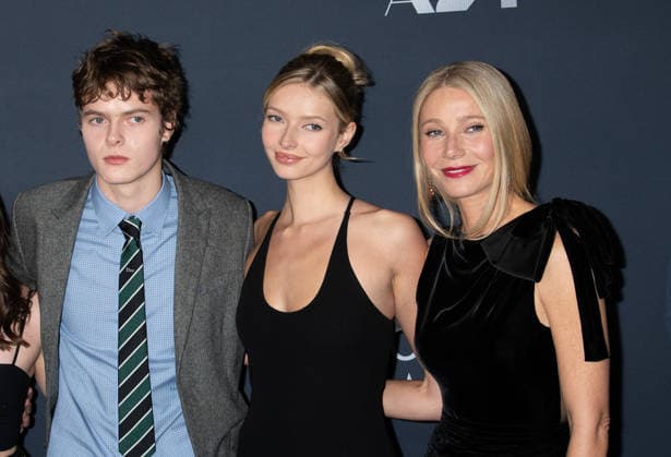 Red carpet for the New York premiere of A24 s Marty Supreme Featuring: Moses Martin, Apple Martin, Gwyneth Paltrow Where: New York, New York, United States When: 16 Dec 2025 Credit: Janet Mayer INSTARimages.com EDITORIAL USE ONLY. NOT FOR USE BY NEWSPAPERS BASED IN THE UK. Copyright: xx instar55342404