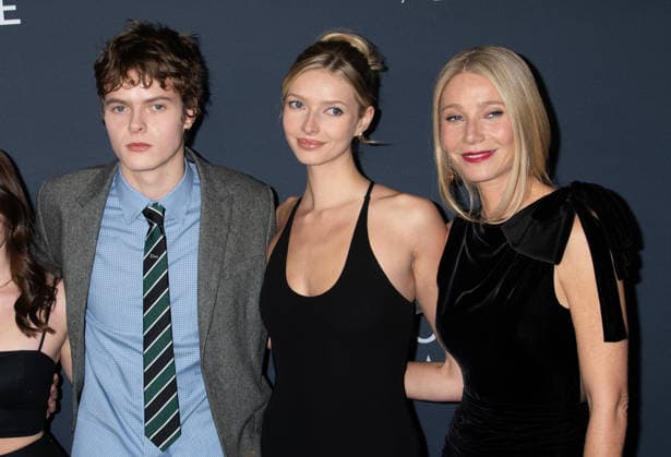 Red carpet for the New York premiere of A24 s Marty Supreme Featuring: Moses Martin, Apple Martin, Gwyneth Paltrow Where: New York, New York, United States When: 16 Dec 2025 Credit: Janet Mayer INSTARimages.com EDITORIAL USE ONLY. NOT FOR USE BY NEWSPAPERS BASED IN THE UK. Copyright: xx instar55342405