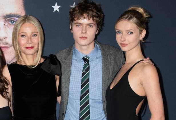 Red carpet for the New York premiere of A24 s Marty Supreme Featuring: Moses Martin, Apple Martin, Gwyneth Paltrow Where: New York, New York, United States When: 16 Dec 2025 Credit: Janet Mayer INSTARimages.com EDITORIAL USE ONLY. NOT FOR USE BY NEWSPAPERS BASED IN THE UK. Copyright: xx instar55342406
