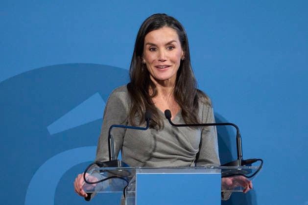 17-12-2025 Madrid Queen Letizia during the commemoration of the 20th anniversary of the Fundeurae foundation at the royal spanish academy in Madrid. No Spain Â  Copyright: xPPEx
