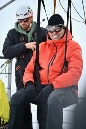 Les Arcs Film Festival - Day Five. FC LES ARCS, FRANCE - DECEMBER 17, Dominik Moll attends his tyrolienne, the zip line during Day five of Les Arcs Film Festival on December 17, 2025 in Les Arcs, France. Photo by Franck Castel ABACAPRESS.COM Les Arcs France  Copyright: xCastelxFranck ABACAx