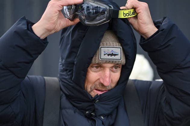 Les Arcs Film Festival - Day Five. FC LES ARCS, FRANCE - DECEMBER 17, Vincent Munier attends his tyrolienne, the zip line during Day five of Les Arcs Film Festival on December 17, 2025 in Les Arcs, France. Photo by Franck Castel ABACAPRESS.COM Les Arcs France  Copyright: xCastelxFranck ABACAx