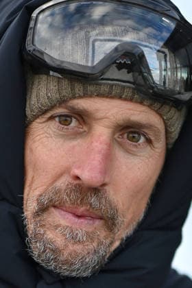 Les Arcs Film Festival - Day Five. FC LES ARCS, FRANCE - DECEMBER 17, Vincent Munier attends his tyrolienne, the zip line during Day five of Les Arcs Film Festival on December 17, 2025 in Les Arcs, France. Photo by Franck Castel ABACAPRESS.COM Les Arcs France  Copyright: xCastelxFranck ABACAx