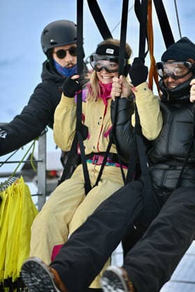 Les Arcs Film Festival - Day Five. FC LES ARCS, FRANCE - DECEMBER 17, Jeanne Goursaud attends his tyrolienne, the zip line during Day five of Les Arcs Film Festival on December 17, 2025 in Les Arcs, France. Photo by Franck Castel ABACAPRESS.COM Les Arcs France  Copyright: xCastelxFranck ABACAx