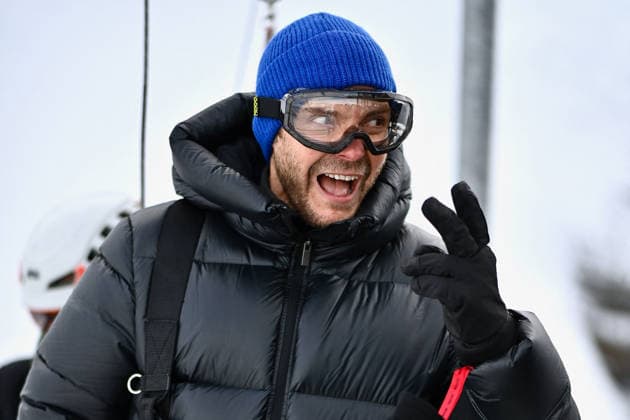Les Arcs Film Festival - Day Five. FC LES ARCS, FRANCE - DECEMBER 17, Daniel Bruhl attends his tyrolienne, the zip line during Day five of Les Arcs Film Festival on December 17, 2025 in Les Arcs, France. Photo by Franck Castel ABACAPRESS.COM Les Arcs France  Copyright: xCastelxFranck ABACAx
