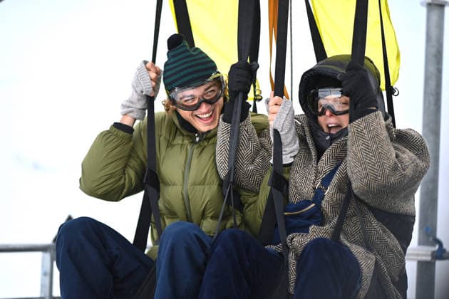 Les Arcs Film Festival - Day Five. FC LES ARCS, FRANCE - DECEMBER 17, Valerie Donzelli attends his tyrolienne, the zip line during Day five of Les Arcs Film Festival on December 17, 2025 in Les Arcs, France. Photo by Franck Castel ABACAPRESS.COM Les Arcs France  Copyright: xCastelxFranck ABACAx