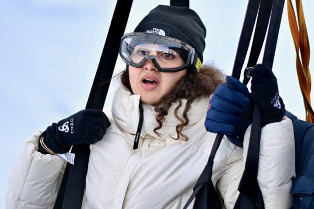 Les Arcs Film Festival - Day Five. FC LES ARCS, FRANCE - DECEMBER 17, Oulaya amamra attends his tyrolienne, the zip line during Day five of Les Arcs Film Festival on December 17, 2025 in Les Arcs, France. Photo by Franck Castel ABACAPRESS.COM Les Arcs France  Copyright: xCastelxFranck ABACAx