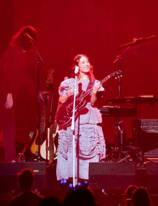HOT 99.5 iHeartRadio Jingle Ball 2025 DC Laufey performs during iHeartRadio Hot 99.5 s Jingle Ball 2025 Presented By Capital One at Capital One Arena on December 16, 2025 in Washington, DC. Washington DC Capital One Arena District of Columbia USA Copyright: xLisaxWalker imageSPACEx