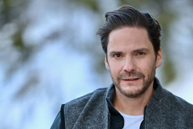 Les Arcs Film Festival - Day Five. FC LES ARCS, FRANCE - DECEMBER 17: Daniel Bruhl attends a photocall during Day Five of Les Arcs Film Festival on December 17, 2025 in Les Arcs, France. Photo by Franck Castel ABACAPRESS.COM Les Arcs France  Copyright: xCastelxFranck ABACAx