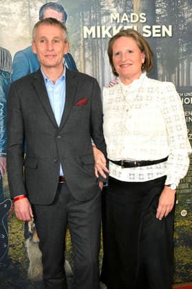Thomas Ostrup Moller with companion at the premiere of the movie Therapy for Vikings at the Delphi Filmpalast cinema in Berlin, 17 12 2025 Foto:xM.xBehrensx xFuturexImagex wikinger_5203