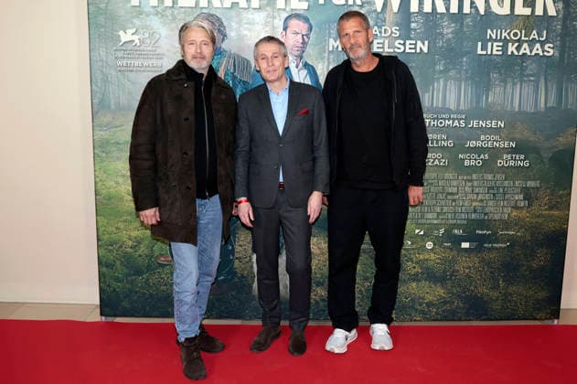 Mads Mikkelsen, Thomas Ostrup Moller and Anders Thomas Jensen at the premiere of the feature film Therapy for Vikings Den sidste viking The Last Viking at the Delphi Filmpalast cinema in Berlin, 17 12 2025 Foto:xS.xGabschx xFuturexImagex wikinger_5231
