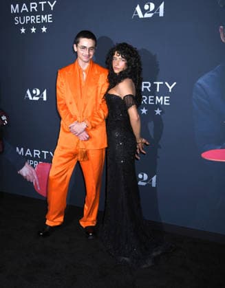 December 16, 2025, New York, Ny, United States: Timothee Chalamet and Odessa A zion attend A24 s Marty Supreme New York Premiere. Held at Regal Times Square in New York. Zuma Press December 16, 2025. New York United States - ZUMAp281 20251216_zea_p281_240 Copyright: xPhotoxImagexPressx