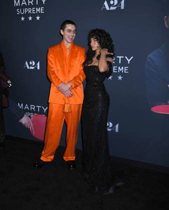December 16, 2025, New York, Ny, United States: Timothee Chalamet and Odessa A zion attend A24 s Marty Supreme New York Premiere. Held at Regal Times Square in New York. Zuma Press December 16, 2025. New York United States - ZUMAp281 20251216_zea_p281_244 Copyright: xPhotoxImagexPressx