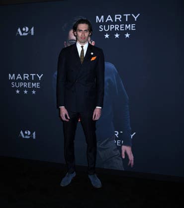 December 16, 2025, New York, Ny, United States: Isaac Simon attends A24 s Marty Supreme New York Premiere. Held at Regal Times Square in New York. Zuma Press December 16, 2025. New York United States - ZUMAp281 20251216_zea_p281_264 Copyright: xPhotoxImagexPressx