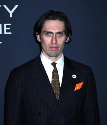 December 16, 2025, New York, Ny, United States: Isaac Simon attends A24 s Marty Supreme New York Premiere. Held at Regal Times Square in New York. Zuma Press December 16, 2025. New York United States - ZUMAp281 20251216_zea_p281_272 Copyright: xPhotoxImagexPressx