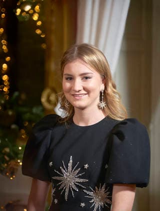 Annual Christmas Concert At The Royal Palace - Brussels Brussels, December 17, 2025. The traditional Christmas celebration took place at the Royal Palace in Brussels in the presence of King Philippe, Queen Mathilde, Princess Eléonore, and Princess Elisabeth. Belgian singer Typh Barrow sang a Christmas carol. Photo by Olivier Polet ABACAPRESS.COM Brussels Belgium  Copyright: xPoletxOlivier ABACAx