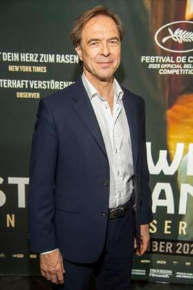 abb Gunnar Dedio German film producer and media entrepreneur He is founder and managing director of the film production company LOOKSfilm on the red carpet at the Berlin premiere of the movie Zwei Staatsanwälte Staatsanwaelte at Cinema Paris Berlin on December 17, 2025 in Berlin Berlin Germany