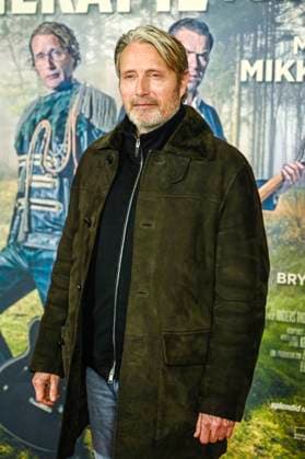 abb Mads Dittmann Mikkelsen Danish actor on the red carpet at the Berlin movie premiere of Therapie fuer Wikinger at the cinema Delphi Filmpalast Berlin on 17 12 2025 Berlin Germany