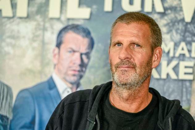 abb Anders Thomas Jensen Danish director screenwriter and actor on the red carpet at the Berlin Film Premiere of Therapy for Vikings at the Delphi Filmpalast Berlin on December 17, 2025 Berlin Germany