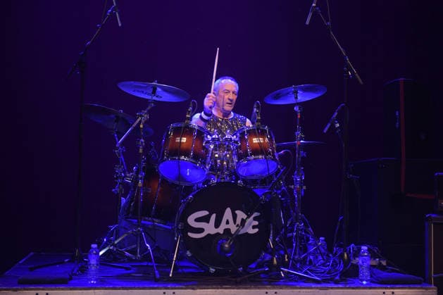 Slade performing at Shepherd™s Bush Empire LONDON, ENGLAND - DECEMBER 17: Alex Bines of ™Slade™ performing at Shepherd™s Bush Empire on December 17, 2025 in London, England. CAP MAR MAR Great Britain Copyright: xMartinxHarris CapitalxPicturesx