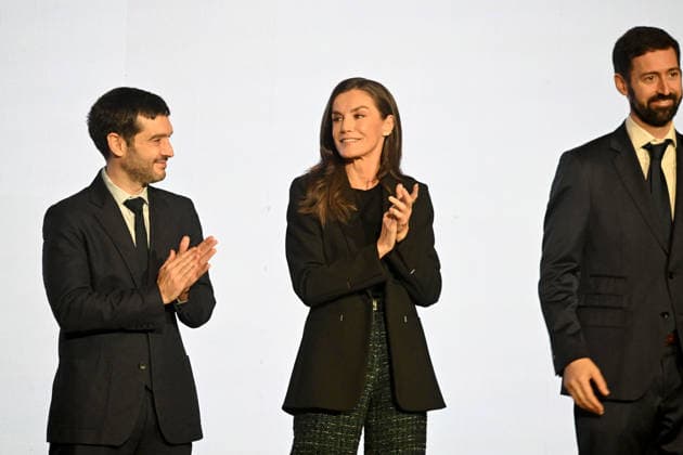 Queen Letizia presents the XVII and XVIII NAOS Strategy Awards The Minister of Social Rights, Pablo Bustinduy Amador, and Queen Letizia preside over the XVI NAOS Convention and present the XVII and XVIII NAOS Strategy Awards, on December 18, 2025, in Madrid Spain These awards recognize those initiatives that, in the family and community, school, business and health fields, contribute to achieving the objectives of the NAOS Strategy QUEEN LETIZIA NAOS AWARDS DECEMBER 18, 2025 José Madrid Madrid Madrid Spain Copyright: xJosà xOlivax 7176772