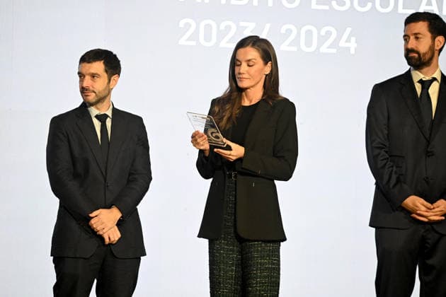 Queen Letizia presents the XVII and XVIII NAOS Strategy Awards The Minister of Social Rights, Pablo Bustinduy Amador, and Queen Letizia preside over the XVI NAOS Convention and present the XVII and XVIII NAOS Strategy Awards, on December 18, 2025, in Madrid Spain These awards recognize those initiatives that, in the family and community, school, business and health fields, contribute to achieving the objectives of the NAOS Strategy QUEEN LETIZIA NAOS AWARDS DECEMBER 18, 2025 José Madrid Madrid Madrid Spain Copyright: xJosà xOlivax 7176774