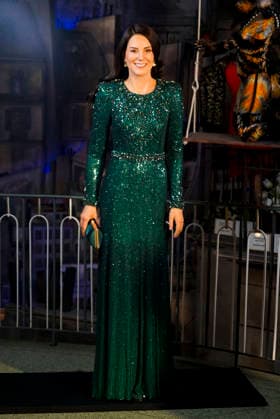 cntv HRH Catherine, Princess of Wales, GCVO, CH, Catherine Princess of Wales is a new figure in the Hamburg Wax Museum, the Panoptikum on the Reeperbahn in St Pauli The wax replica of Catherine, Princess of Wales on 18 12 2025 in Hamburg Hamburg Germany