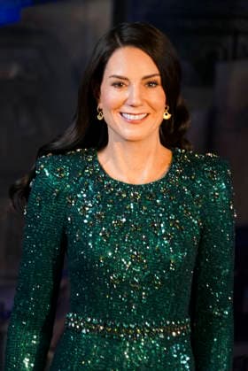 cntv HRH Catherine, Princess of Wales, GCVO, CH, Catherine Princess of Wales is a new figure in the Hamburg Wax Museum, the Panoptikum on the Reeperbahn in St Pauli The wax replica of Catherine, Princess of Wales on 18 12 2025 in Hamburg Hamburg Germany