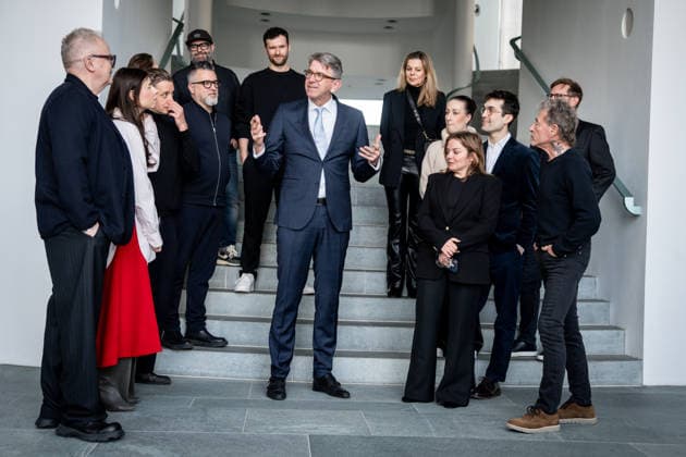 Musik-Gipfel im Bundeskanzleramt Wolfram Weimer, Beauftragte der Bundesregierung fuer Kultur und Medien begruesst Musiker im Bundeskanzleramt mit Justus Huettner, Musiker, Karo Schrader, Musikerin, Akademie fuer Populaere Musik Musikmanagerin Sylvia Kollek, Christopher Annen von der Band AnnenMayKantereit, Anna Depenbusch, Musikerin, Peter Maffay; Musiker, Akademie fuer Populaere Musik Balbina Jagielska (Balbina) , Musiker Herbert Groenemeyer; Musiker, Annett Louisan, Musikerin, Ali Zuckowski, Musiker, Daniel Grunenberg von der Band Glasperlenspiel, Maeckes, Musiker, Axel Mueller, Musiker, zu einer Gespraechsrunde des Musik-Gipfels im Bundeskanzleramt zum Thema: die Folgen des Streamingmarktes für die Musikschaffenden Berlin Berlin Deuts