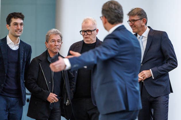 Federal Cabinet Peter Maffay and Herbert Groenemeyer at the Music Summit with Wolfram Weimer Federal Government Commissioner for Culture and the Media, on 18 12 25 at the Federal Chancellery Berlin Berlin Berlin Germany Federal Chancellery